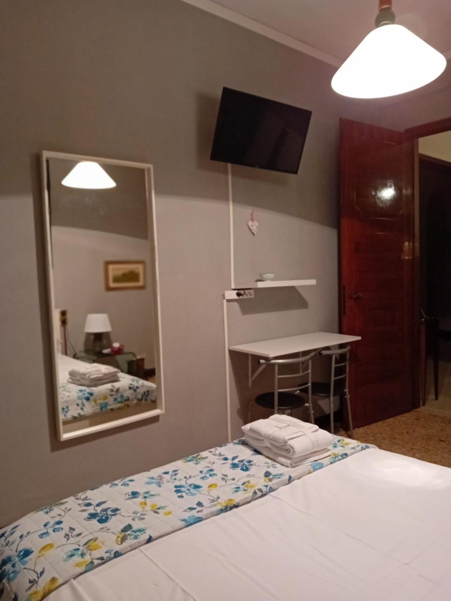 B&B Califano- 2 Leoni Verona Exterior foto